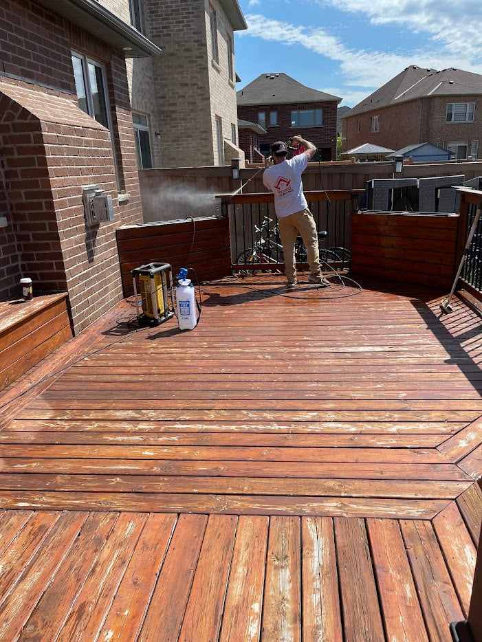 Deck builders Durham Region